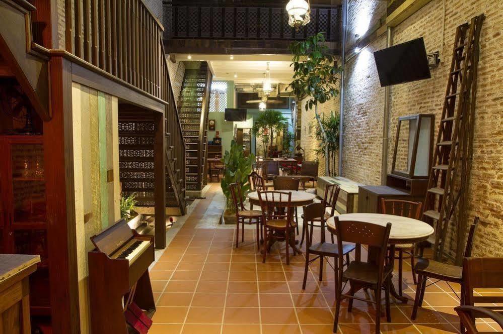 You Le Yuen Джорджтаун Экстерьер фото